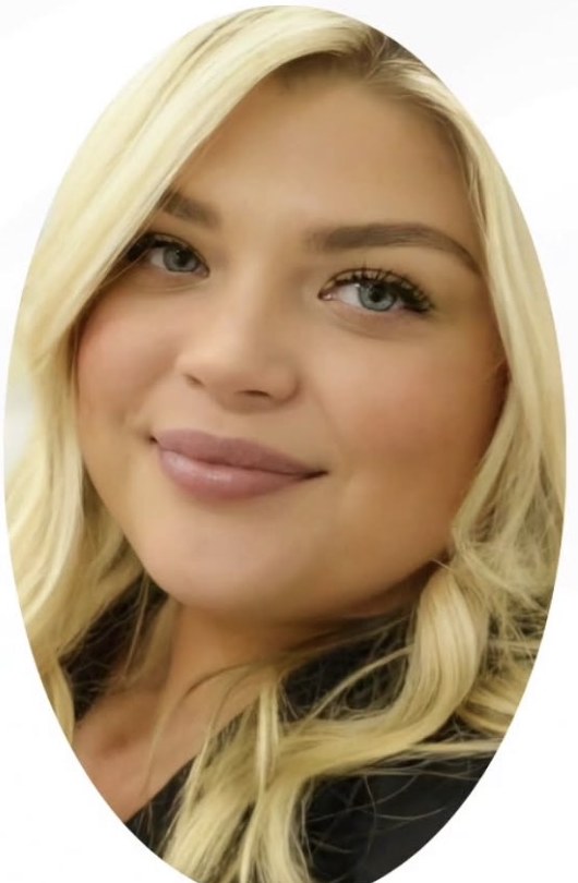 Tarah, owner of Infraglow Studio
